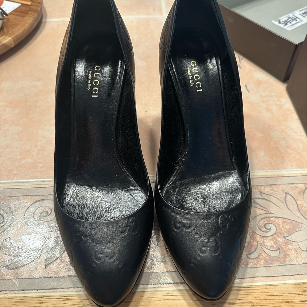 Gucci heels - size 7 - black